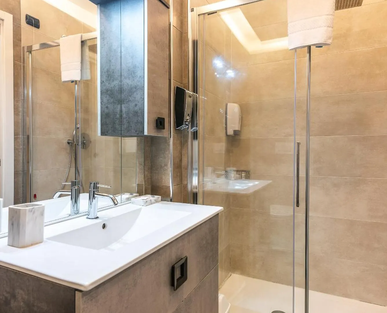 Double L Luxury Suite Milano Italia